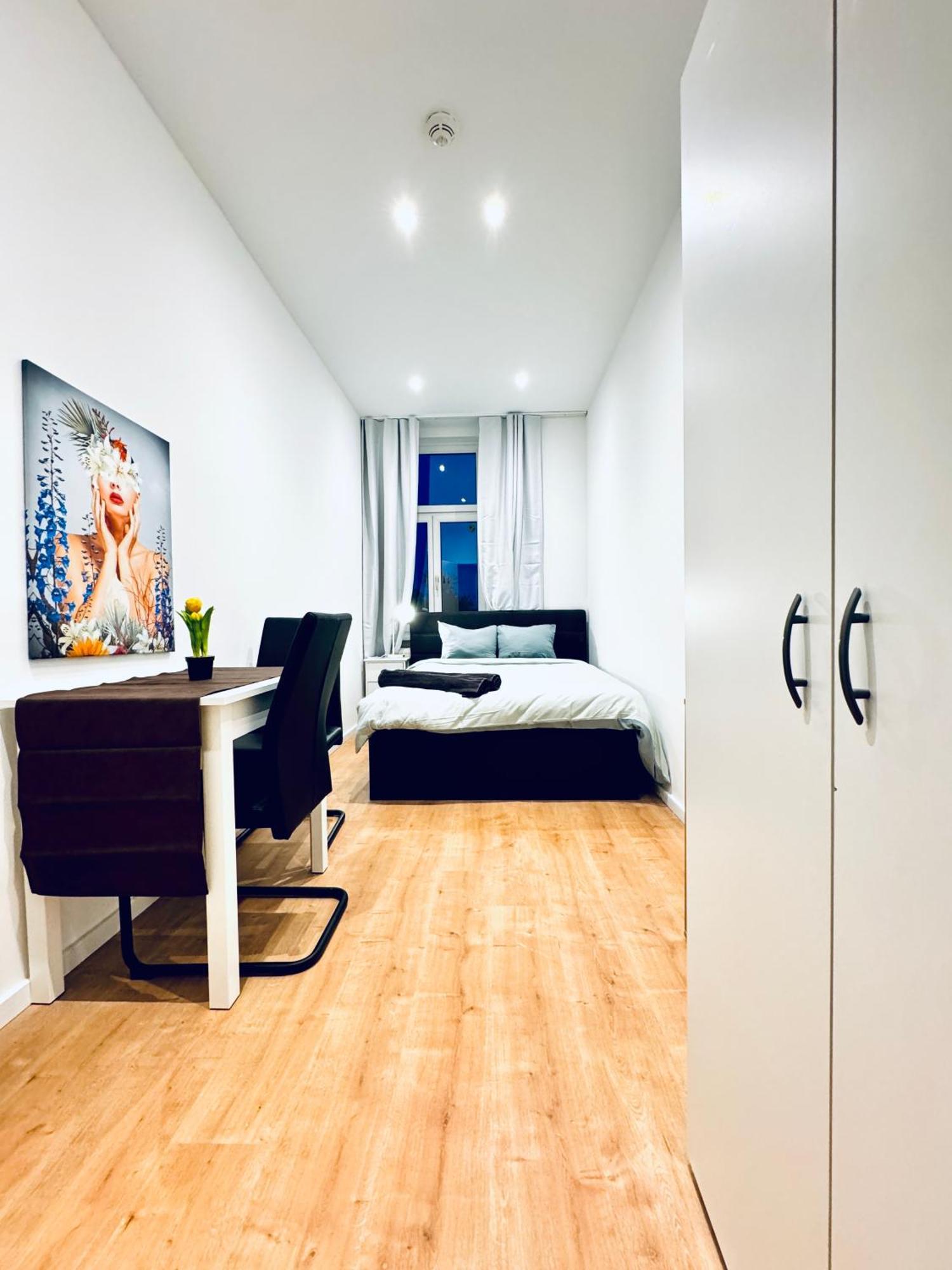 Apartment Comfy & Cozy 4br Shared Next To Kaufpark Alterlaa Wien