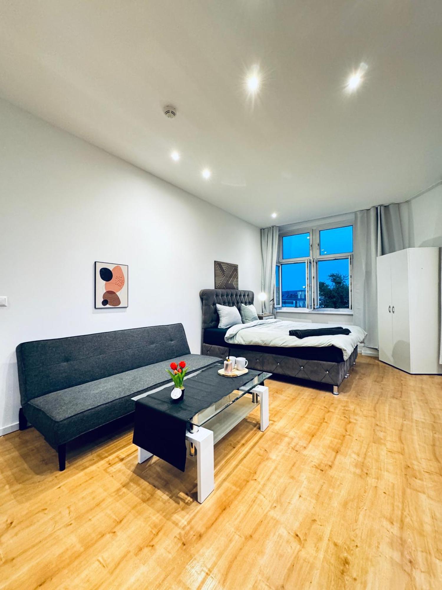 Comfy & Cozy 4br Shared Next To Kaufpark Alterlaa Wien