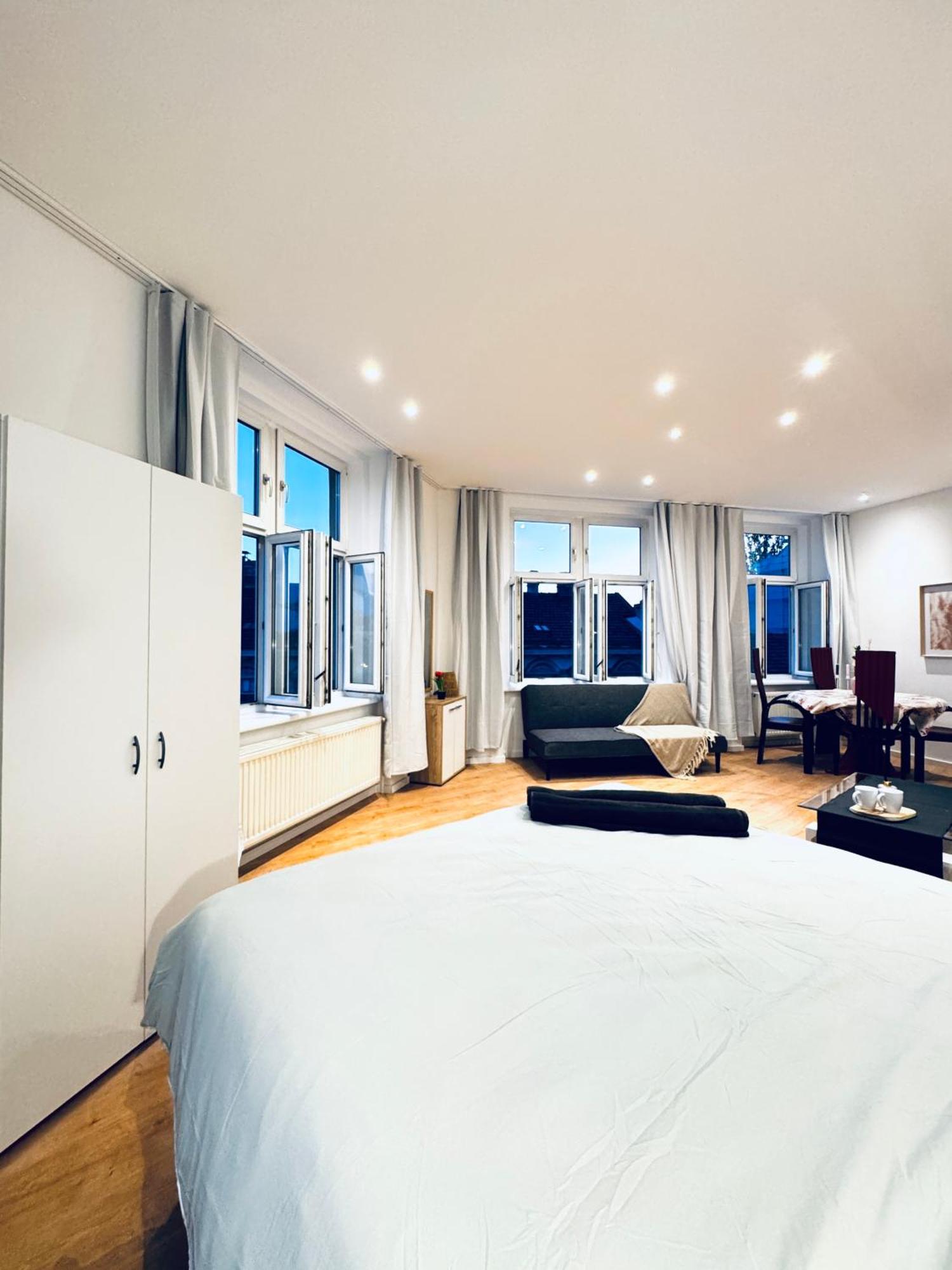 Comfy & Cozy 4br Shared Next To Kaufpark Alterlaa *