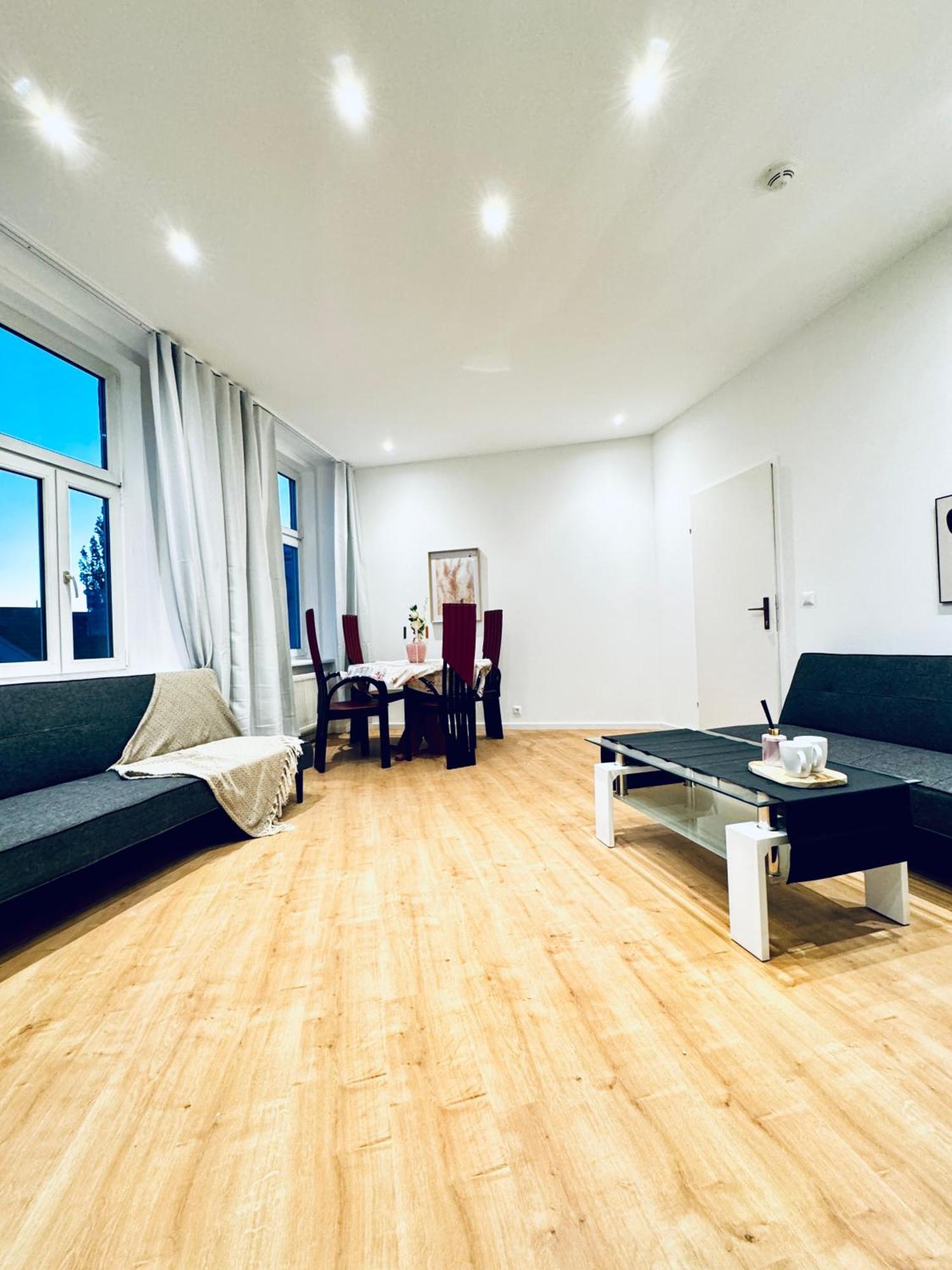 Comfy & Cozy 4br Shared Next To Kaufpark Alterlaa Wien