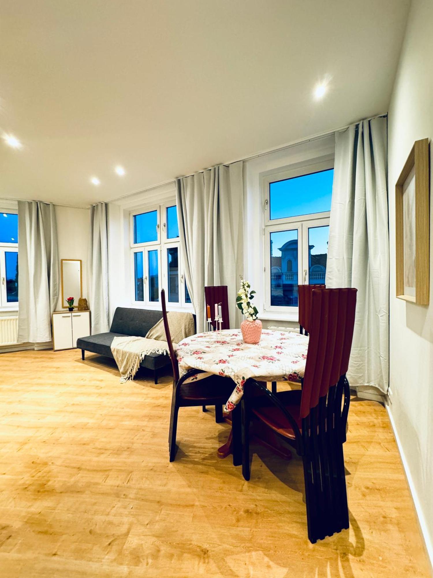 Apartment Comfy & Cozy 4br Shared Next To Kaufpark Alterlaa Wien