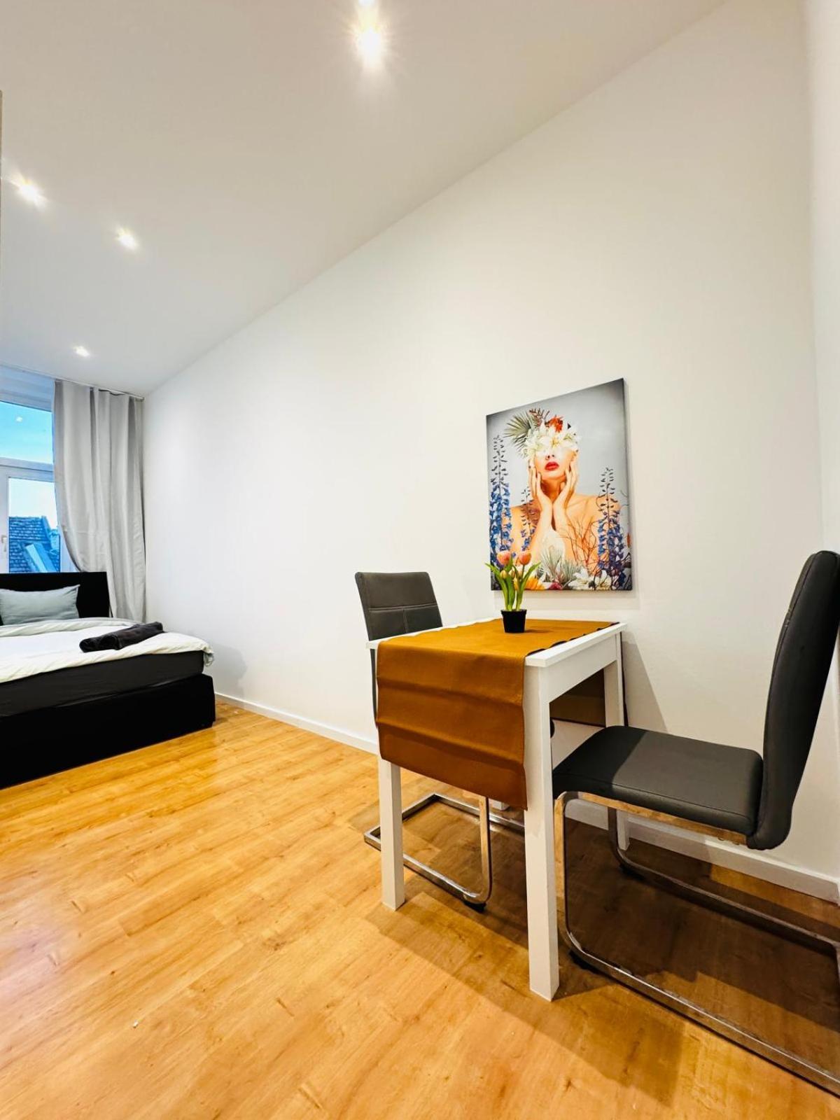 Comfy & Cozy 4br Shared Next To Kaufpark Alterlaa Apartment Wien