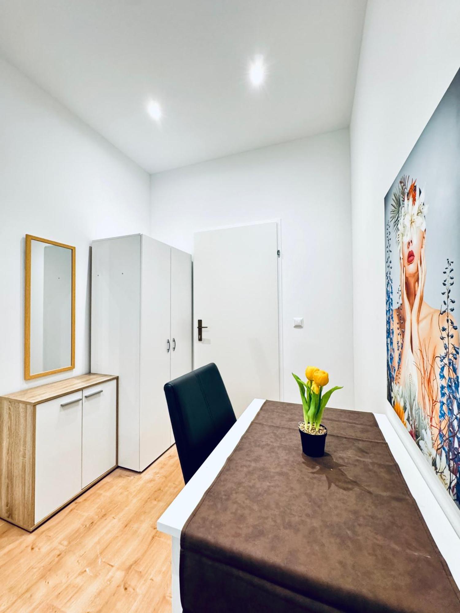 Appartement Comfy & Cozy 4br Shared Next To Kaufpark Alterlaa Vienne