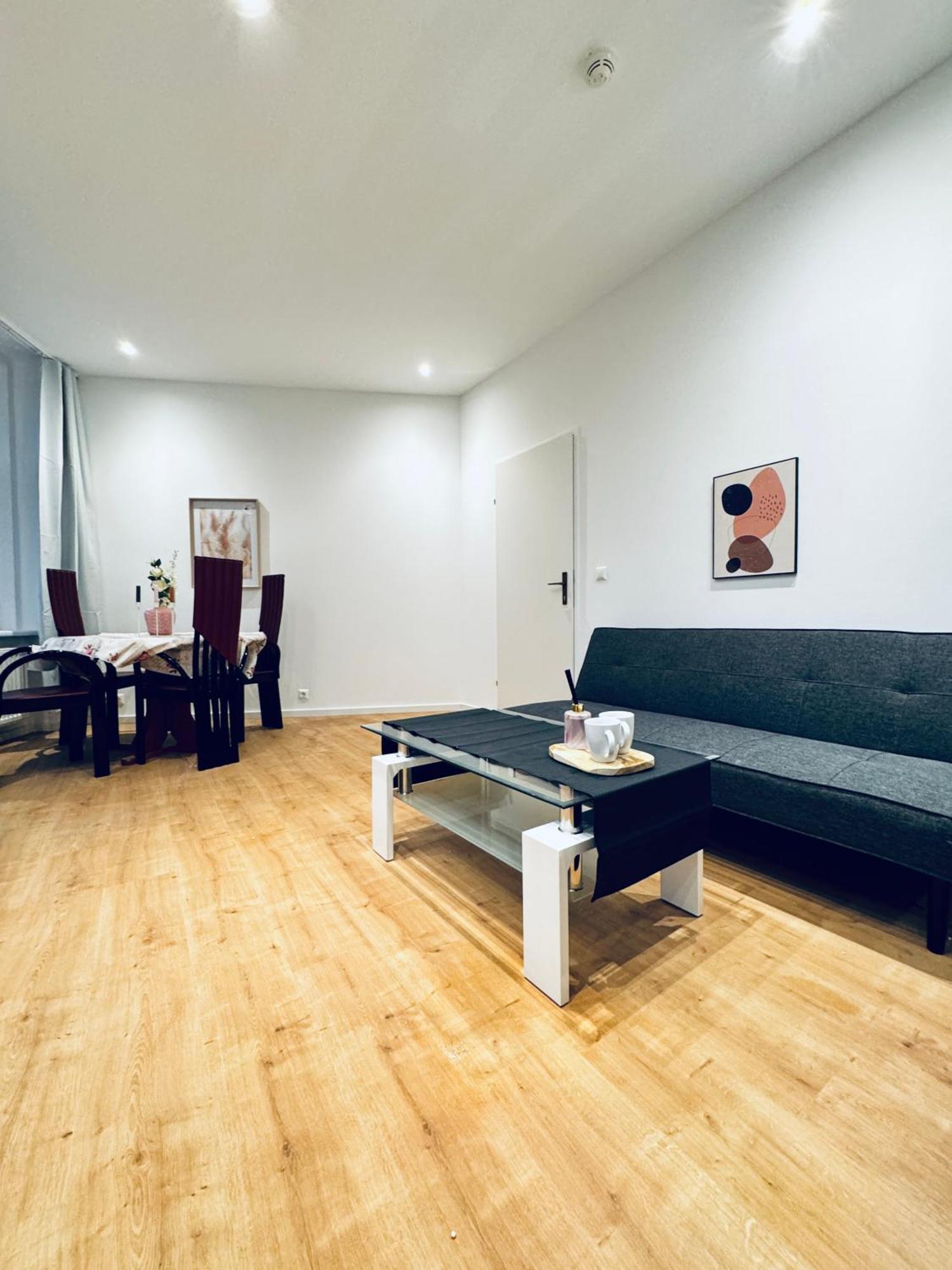 Comfy & Cozy 4br Shared Next To Kaufpark Alterlaa Appartement